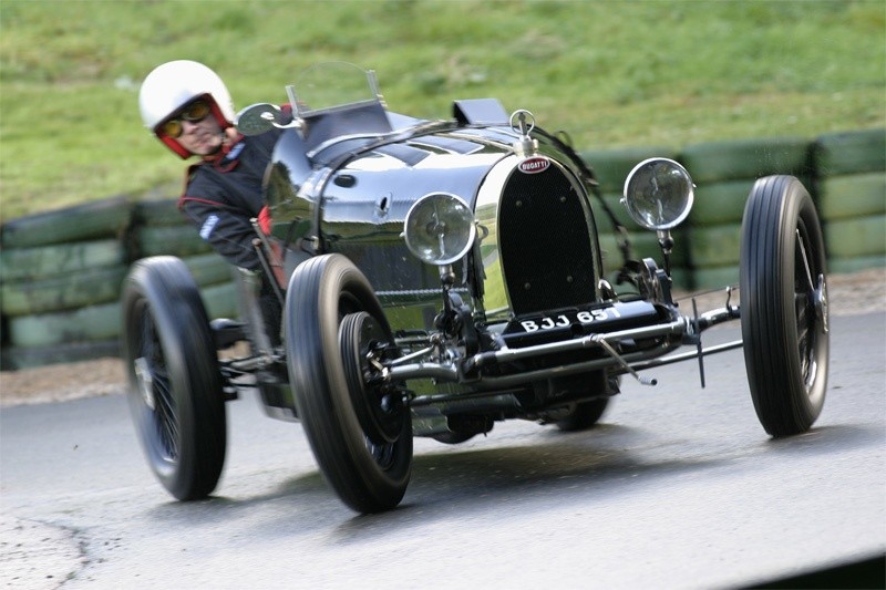 http://www.hillclimbandsprint.co.uk/gallery/Gallery06/Edmund%20BurgessBugatti%20T37A.jpg