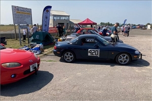 A busy Llandow paddock (Matt Nicholls)